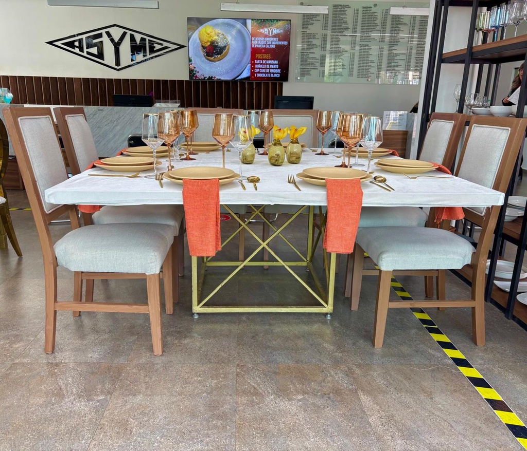 Mesa Cuadrada 1.50x1.50 Base Dorada Funda Terciopelo